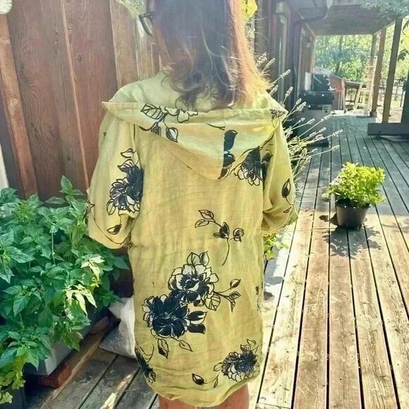 Chartreuse Linen Open Front Kimono/ Wrap Floral Print. A summer gem. - Picture 7 of 9